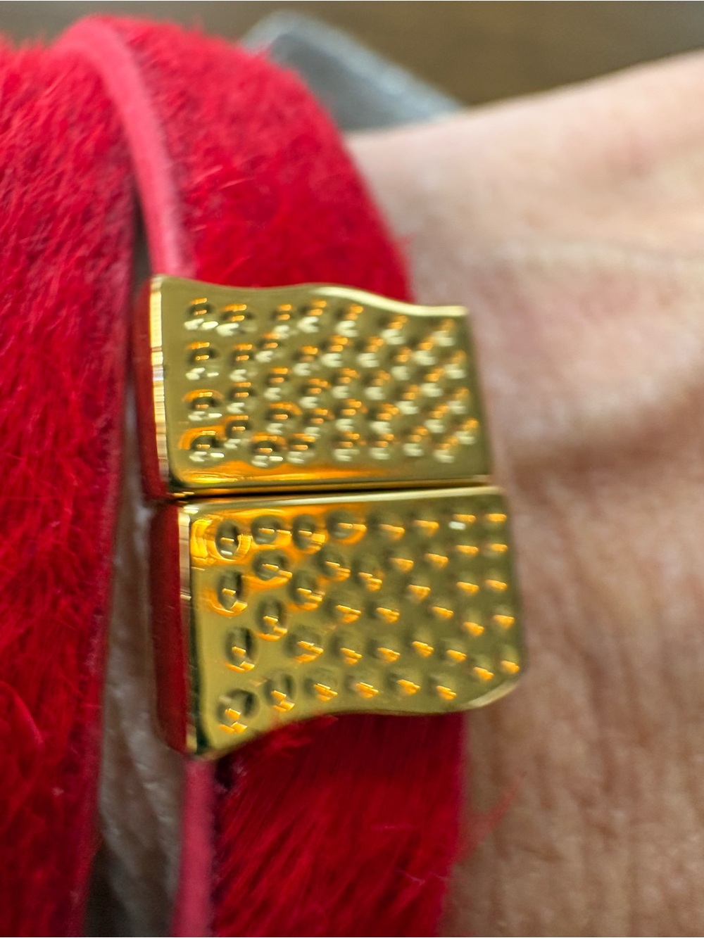EUC Rustic Cuff Red Hair On Hide Leather Wrap Bracelet Gold Magnetic Clasp Luxe - Picture 7 of 7